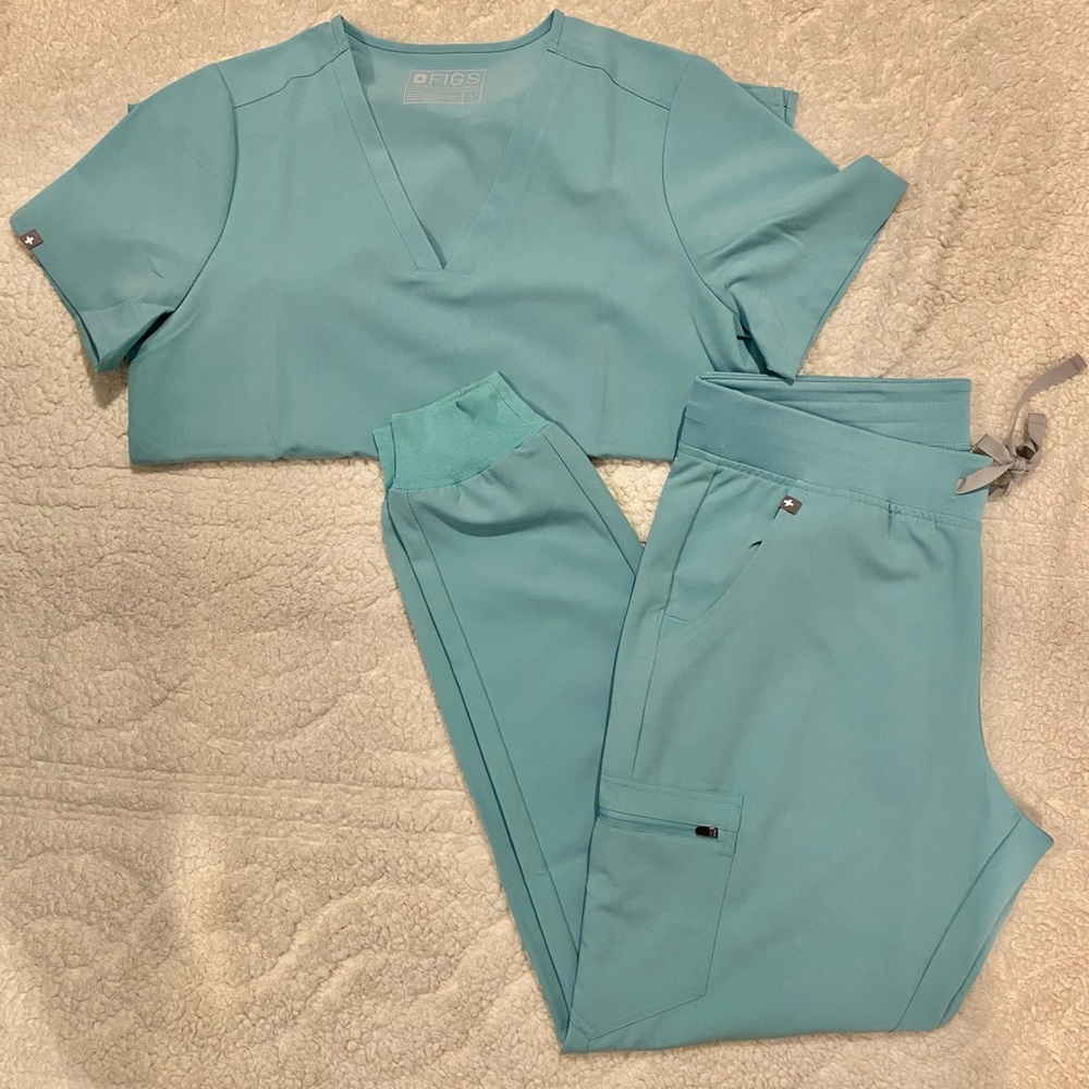 Fig Scrubs. Brand new set.